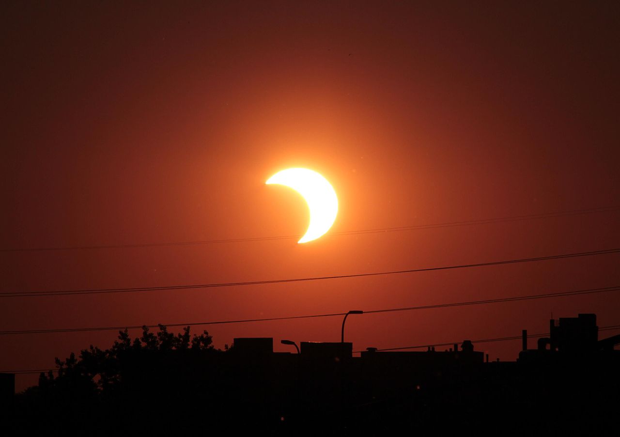 Read more about the article Solar Eclipse Viewing